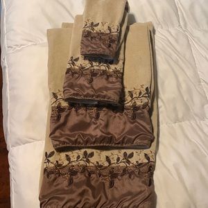 Decorative bath towels